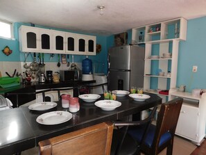 Een microgolfoven, een oven