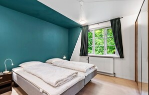 3 bedrooms, travel cot, free WiFi