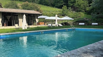 Piscina stagionale all'aperto