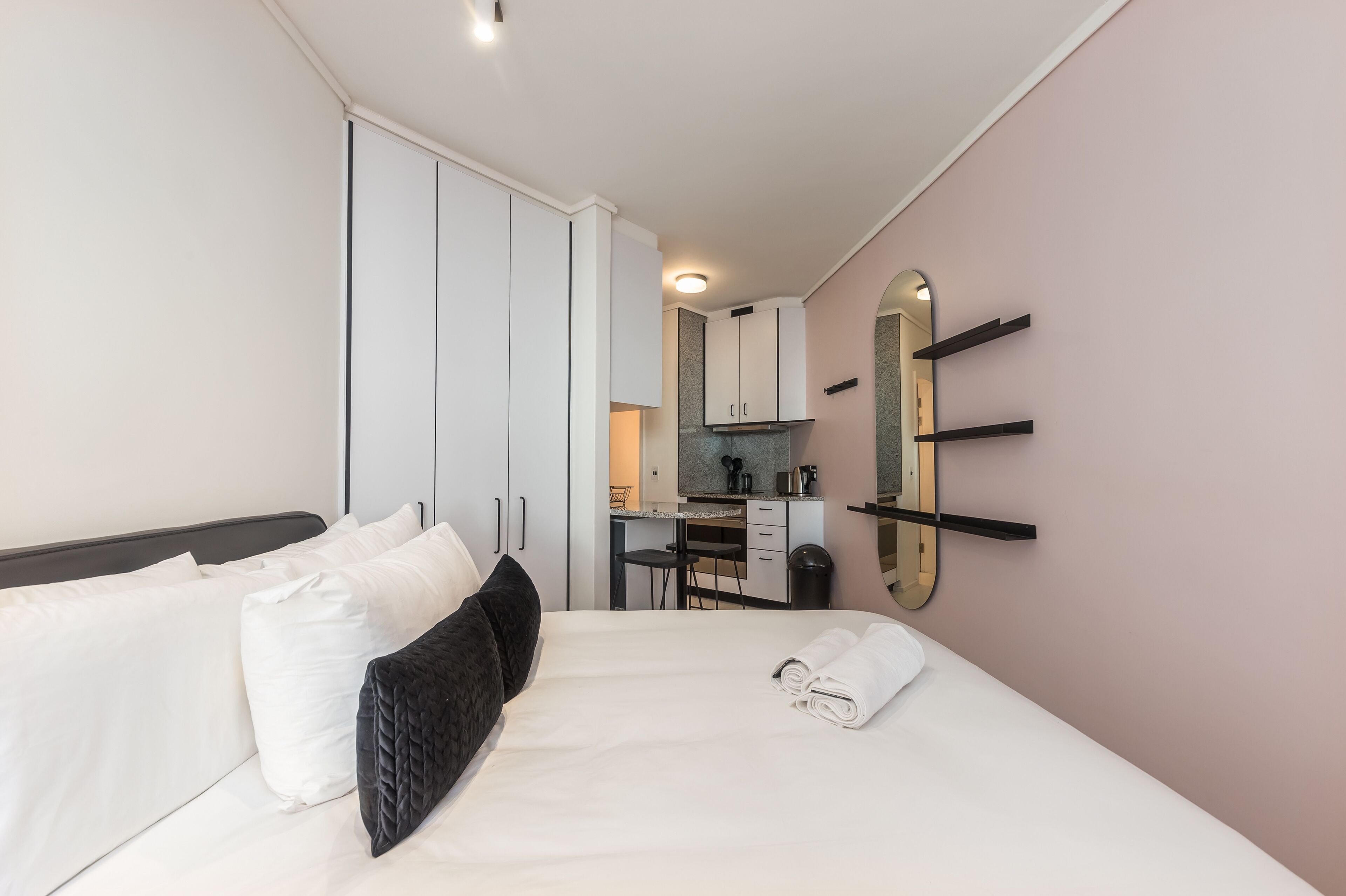 1 chambre, fer et planche à repasser, Wi-Fi, draps fournis