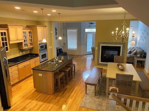House, Multiple Beds, Balcony (LAGUNA DRIVE 21083) | Interior