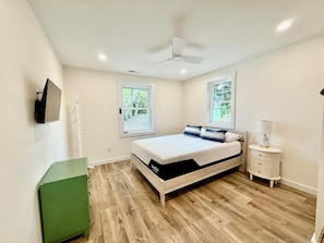 House, Multiple Beds, Kitchen, City View (RODNEY STREET 110)
