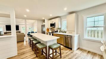 House, Multiple Beds, Kitchen, City View (RODNEY STREET 110) | Private kitchen | Coffee/tea maker