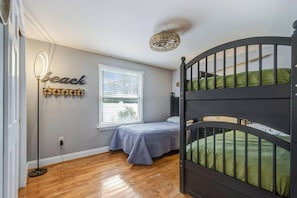 ハウス ベッド (複数台) キッチン ガーデンビュー (ST LOUIS STREET 24) | 3 室のベッドルーム、客室ごとに異なる装飾、客室ごとに異なるインテリア