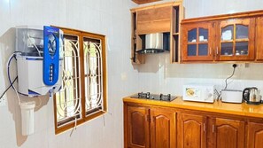 Microondas y placa de cocina