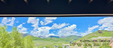 Vue depuis lâhĂ©bergement