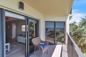 Condo, Multiple Beds (Land's End 11-306 Beach Front - Premi) | Property grounds