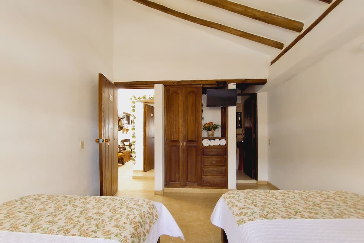 Classic Quadruple Room | Free WiFi