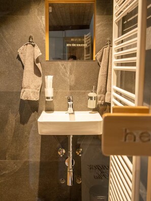 Haartrockner, Handtücher