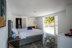 4 habitaciones, tabla de planchar con plancha, wifi y ropa de cama 