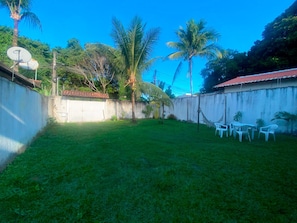 Gemeinsamer Basic-Schlafsaal, Nur MĂ€nner | Blick auf den Garten