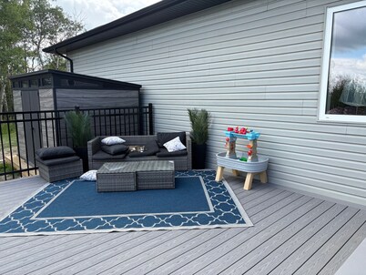 Large Family Oriented Home- escape from the city and enjoy the SK countryside!