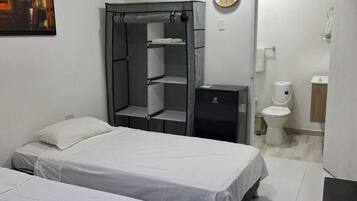 1 habitación, wifi y ropa de cama