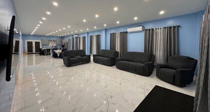 4-bedroom house in nice Georgetown with WiFi, AC. Enjoy your stay