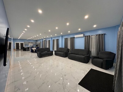 4-bedroom house in nice Georgetown with WiFi, AC. Enjoy your stay