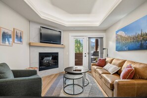 Télévision, cheminée