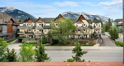 Mountain Getaway with BBQ, Balcony & Resort Perks
