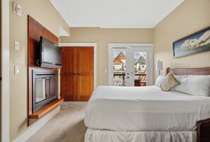 Desk, WiFi, bed sheets