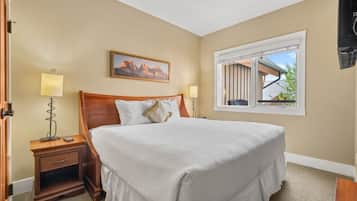 1 bedroom, desk, free WiFi, bed sheets