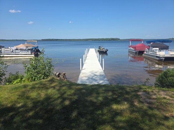 Marina - Stunning Waterfront Views. Dock Use. Cozy. Large fire pit and outdoor seating. (St. Helen)
