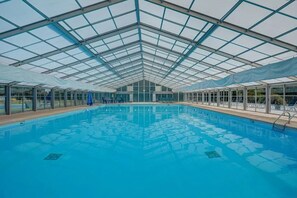 Indoor pool, a heated pool - Private Views / Decks/ 1 Mile from Gate / 8 Mins to Wineries, Private Views/Decks/1 mile to gate/Win... (Ellijay)