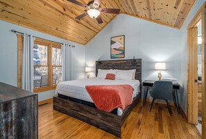 2 soverom, skrivebord, strykejern/-brett og wi-fi (inkludert)