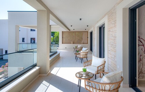 Beautiful home in Srima