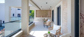 Awesome home in Srima