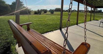 DairyLand - A Private Getaway on 16 acres next door to Dairy Farm with EV Hookup