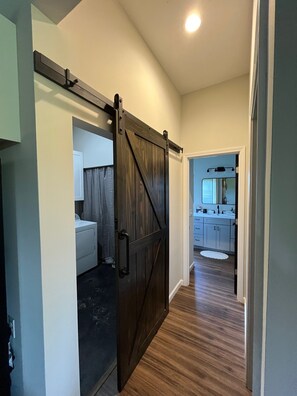 Interior - DairyLand - A Private Getaway on 16 acres next door to Dairy Farm with EV Hookup (Eolia)