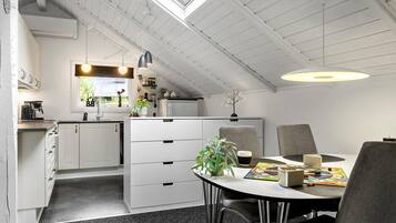 KĂŒhlschrank, Herdplatte, GeschirrspĂŒler