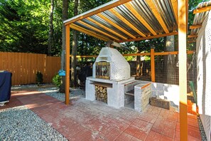 Terrace/patio - Garden Hallow, Entire Private Guest Suite (Woodbridge)