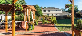 Garden Hallow, Entire Private Guest Suite