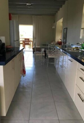 Fridge, microwave, dishwasher, coffee/tea maker