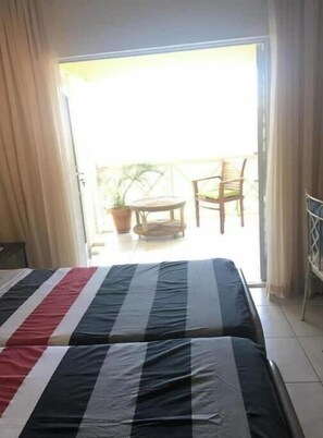 2 bedrooms, in-room safe, iron/ironing board, free WiFi