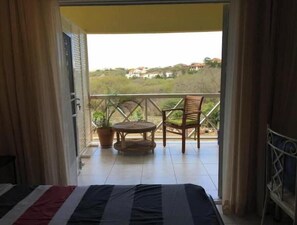 2 bedrooms, in-room safe, iron/ironing board, free WiFi