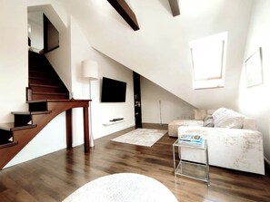 Smart TV, books, video library
