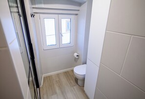 Nhà, 2 phòng ngủ, lò sưởi, quang cảnh thành phố | Phòng tắm