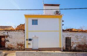 Casa, 2 habitaciones, chimenea, vistas a la ciudad | Exterior