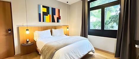 Suite | Premium bedding, pillowtop beds, iron/ironing board, free WiFi