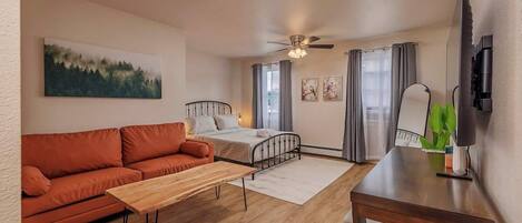 1 habitación, escritorio, tabla de planchar con plancha y wifi gratis