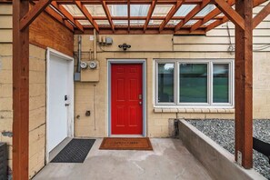 Exterior detail - Minutes from the Airport! Northwood Nest 1BDR (Anchorage)