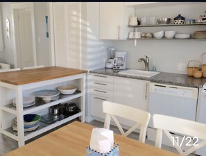 Micro-ondes, four, plaque de cuisson, lave-vaisselle