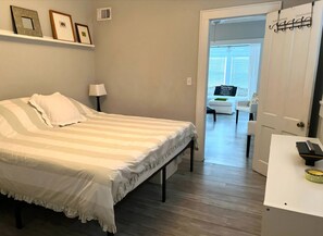 1 chambre, fer et planche à repasser, Wi-Fi, draps fournis