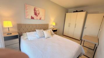 Apartment | Desk, free WiFi