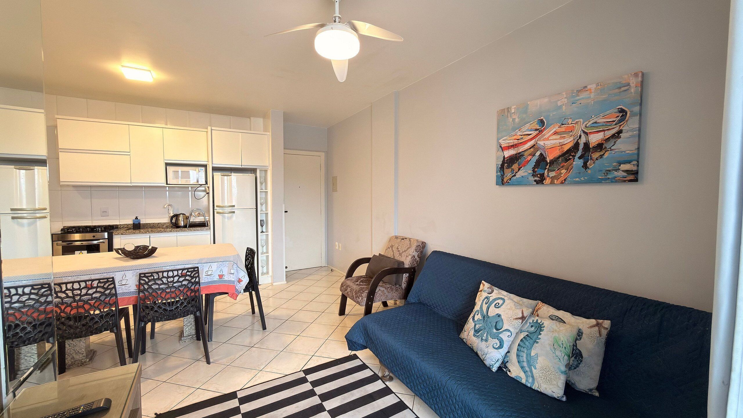 Apartment | Living area | 40-inch flat-screen TV with digital channels, TV, Netflix