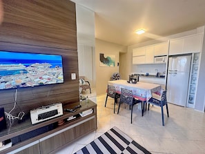 Apartamento | Cozinha privada | Chaleira elétrica, torradeira