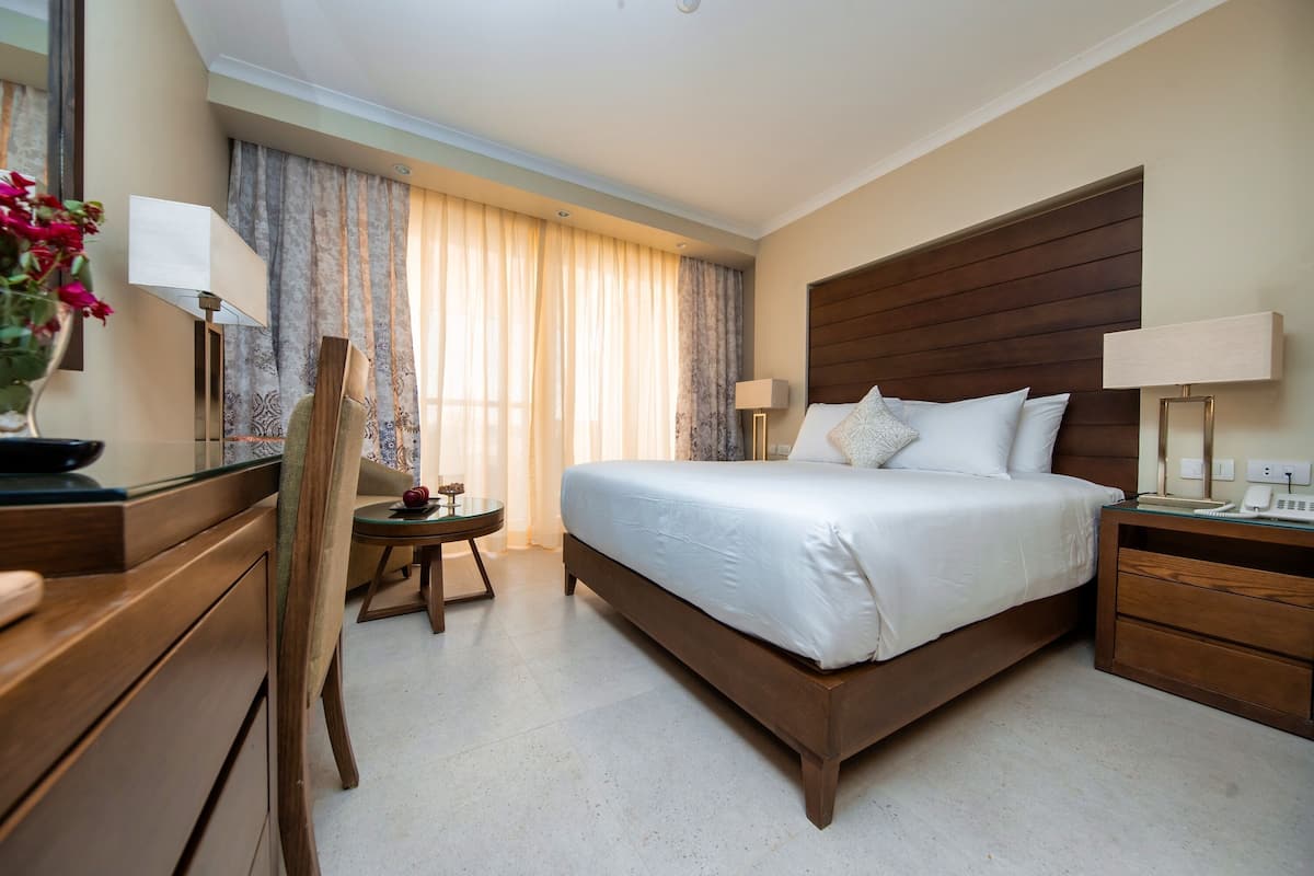 Double Room, Balcony, Lake View | In-room safe, desk, laptop workspace, free WiFi