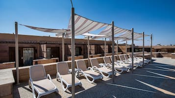 2 outdoor pools