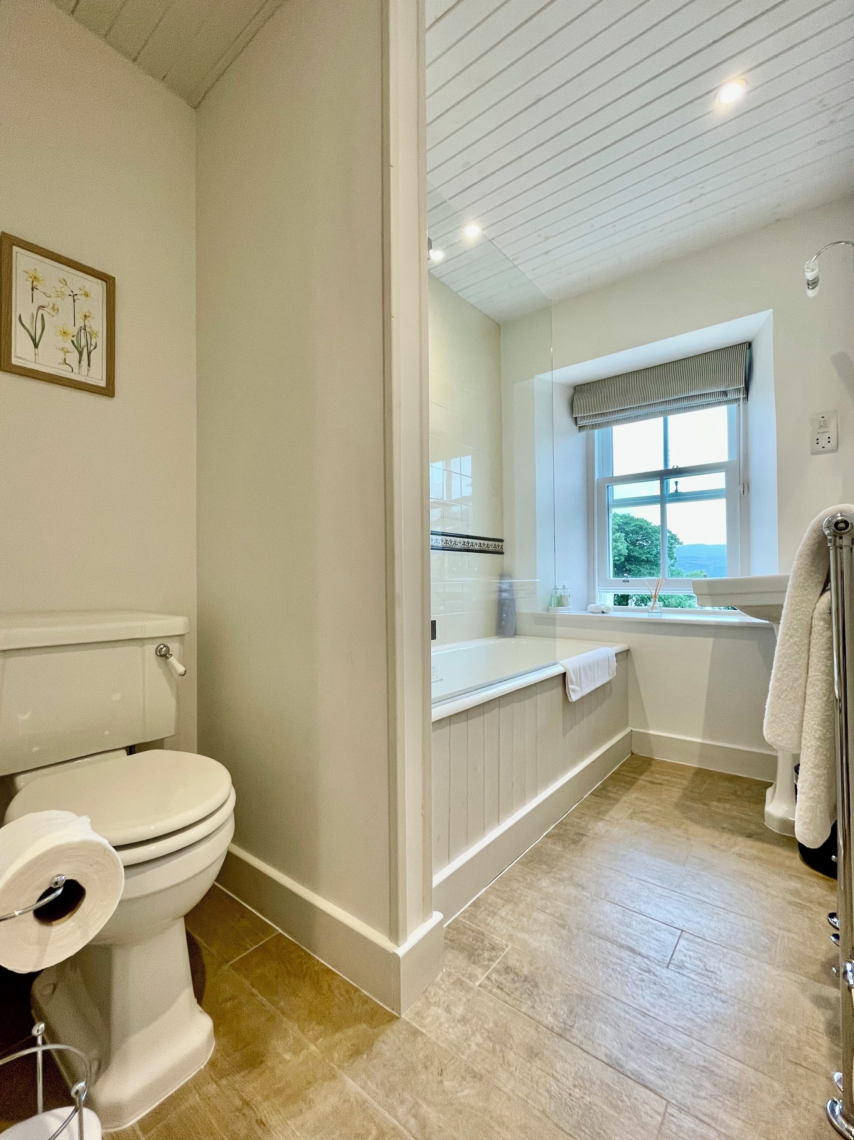 Superior-Doppelzimmer, Meerblick | Badezimmer | Seife, Shampoo, Toilettenpapier